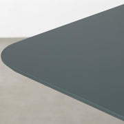 KANADEMONOのFENIX オリーブの天板を使用したテーブル（天板角）