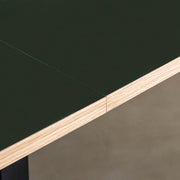 KANADEMONOのリノリウムConiferオーク天板とマットブラックのスクエアバー鉄脚を組み合わせたシンプルモダンな大型テーブル（連結部分）