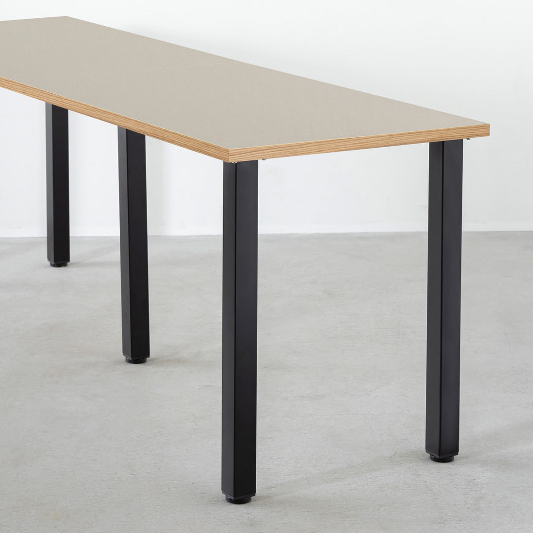 THE TABLE / リノリウム ベージュ・グレー系 × Black Steel × W181 - 300cm D40 - 69cm –  KANADEMONO