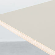 KANADEMONOのリノリウム天板を使用したテーブル（天板角）