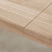 KANADEMONOのラバーウッドアッシュ天板とホワイトの角柱鉄脚５本を組み合わせたシンプルモダンな大型テーブル（天板連結部分）