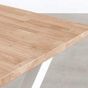 KANADEMONOのラバーウッドアッシュ天板とホワイトのXライン鉄脚を組み合わせたシンプルモダンな大型テーブル（角）