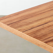 KANADEMONOのアンバー突板天板を使用したテーブル（天板角）