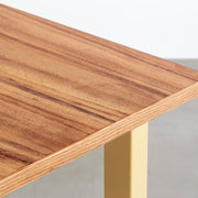 KANADEMONOのアンバー天板とマリーゴールドのスクエアスチール脚を組み合わせたテーブル（天板）