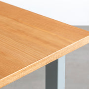 KANADEMONOのブラックチェリー天板にEucalyptusカラーのスクエアスチール脚を組み合わせたテーブル（天板）