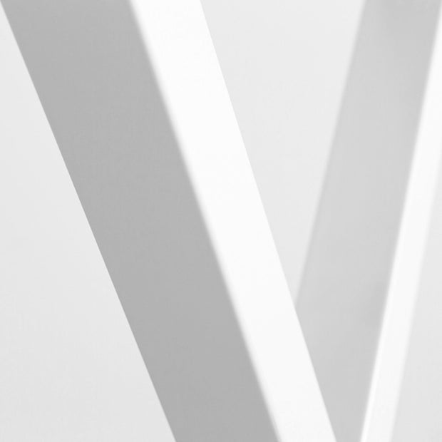 KANADEMONOのホワイトオーク突板天板にホワイトのXライン鉄脚を組み合わせたシンプルモダンなテーブル（脚）