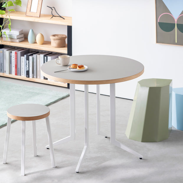 THE CAFE TABLE / リノリウム 全24色　White Steel 4本脚 × ラウンド φ61 - 80