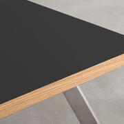 KanademonoのリノリウムNero天板にステンレスの4pinアイアン脚を組み合わせたローテーブル（天板）