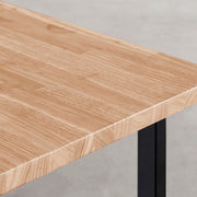 Kanademonoのラバーウッドアッシュ天板とブラックのアイアン脚で製作した、猫穴付きのローテーブル（角）
