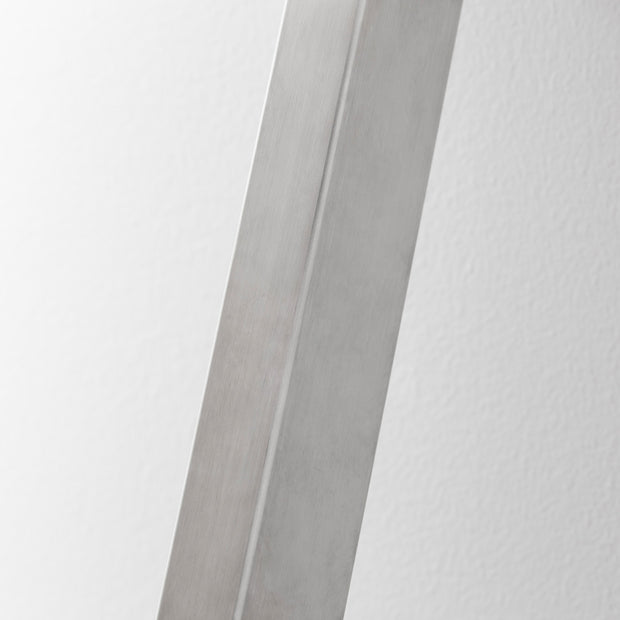 Kanademonoのラバーウッドアッシュグレー天板にステンレスの4pinアイアン脚を組み合わせたローテーブル（脚）