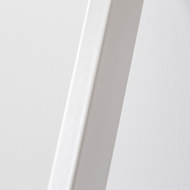 Kanademonoの無垢ホワイトアッシュ天板にホワイトの4pinアイアン脚を組み合わせたローテーブル（脚）