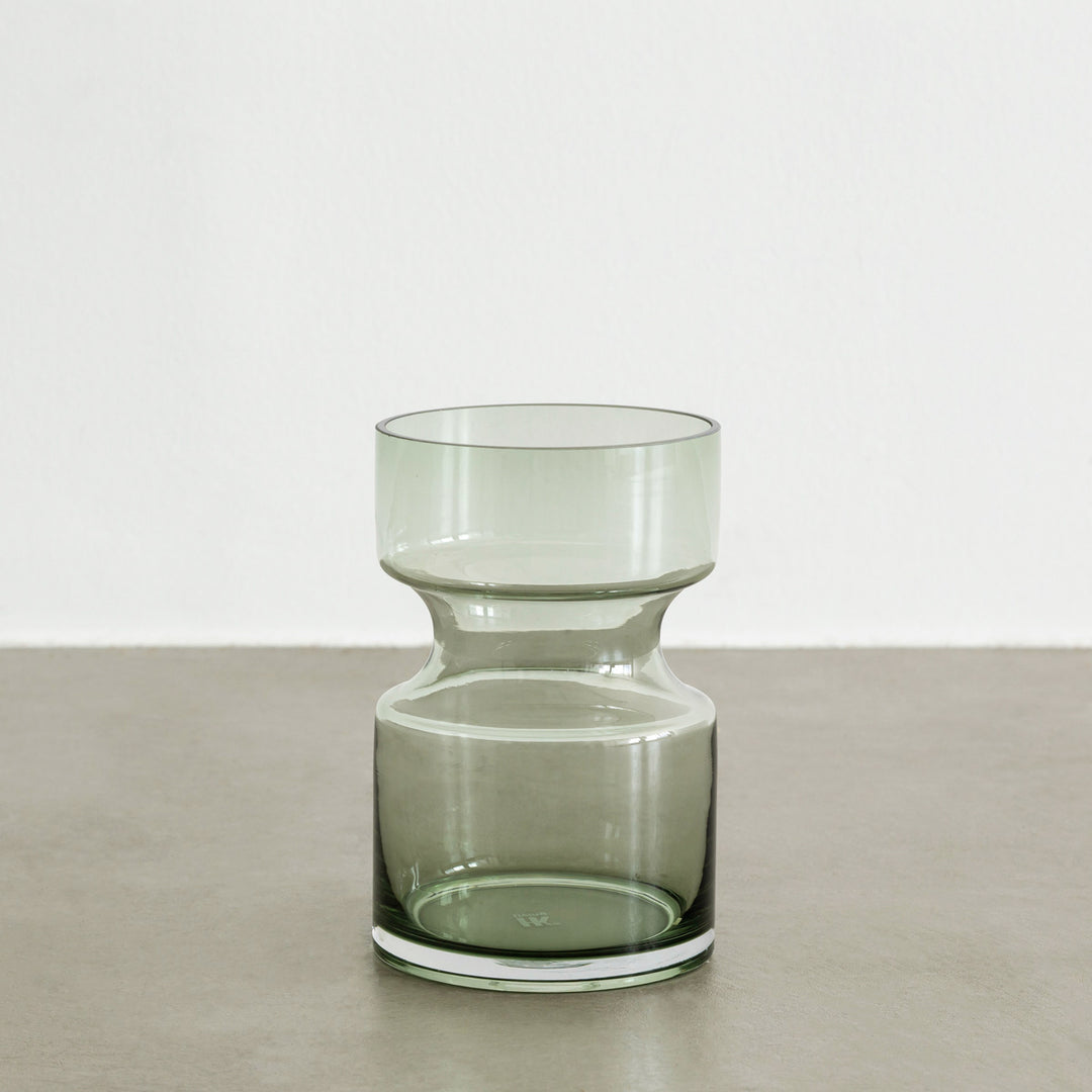 Glass - Hourglass ガラス フラワーベース グリーン – KANADEMONO