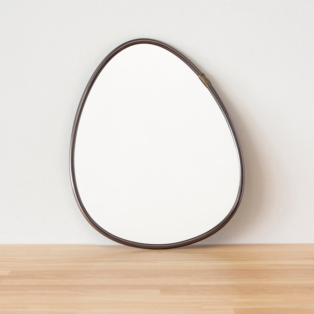 Hubba Pebble Mirrors, Set of 3 小石のような ウォールミラー 3枚 Hubba Pebble Mirrors, Set of 3 小石のような ウォールミラー 3枚