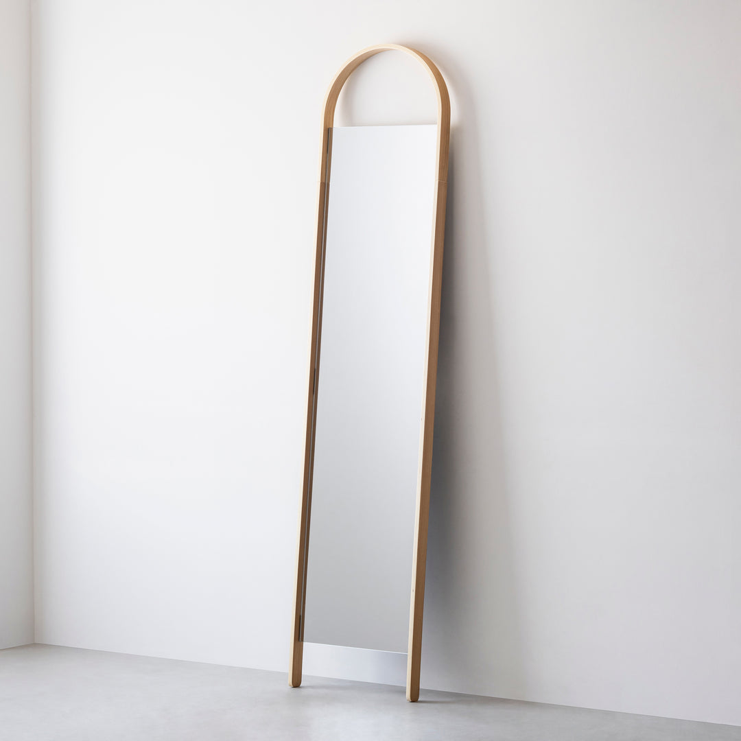 Bellwood Leaning Mirror 曲木フレーム スタンドミラー – KANADEMONO