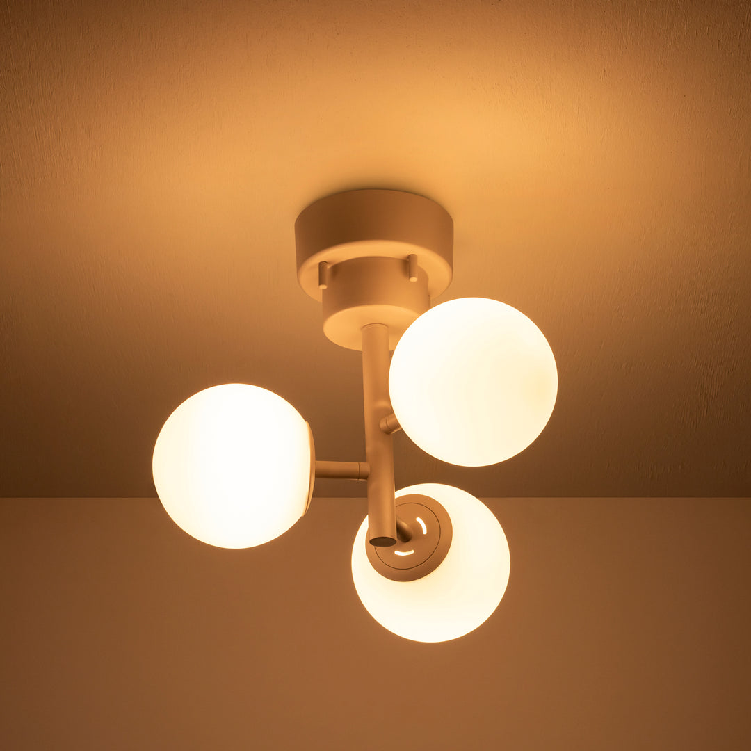 ノスタルジックなガラスボール シーリングライト 3灯タイプ – KANADEMONO