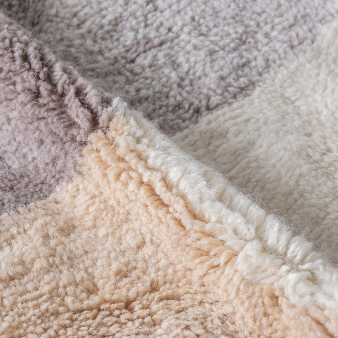 Warm Dot Fuzzy Modern Rug – KANADEMONO