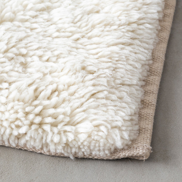 Melty Snow Geometric Modern Rug – KANADEMONO