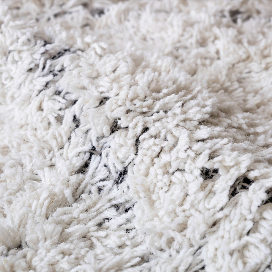 Nomad Line Moroccan Rug – KANADEMONO