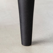 ブラックのウッドとガラスで製作されたシックモダンなサイドボードSサイズ（脚）