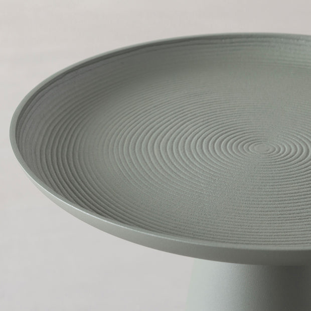 シンプルで洗練されたデザインのグリーンのサイドテーブルM（天面）