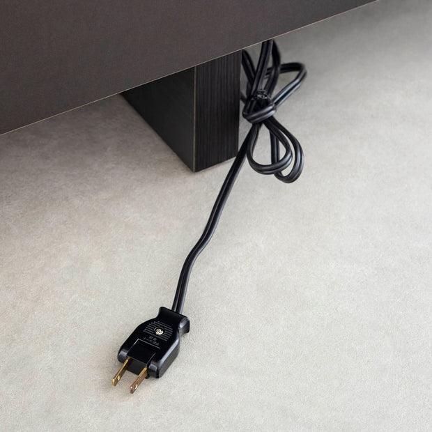 オーク無垢材とベージュのファブリックを使ったスタイルチェンジできるソファベッド