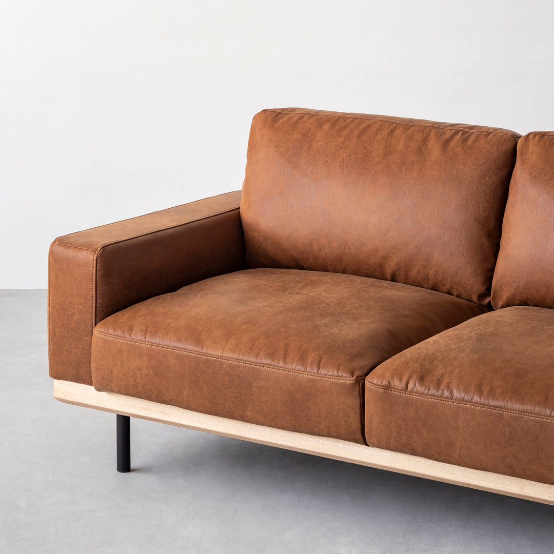 オイルレザーの風合い ブラウン ソファ 2.5 seater – KANADEMONO