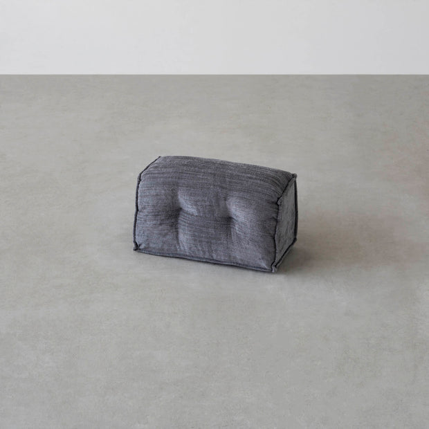 カスタマイズできるクッションソファ用の背もたれパーツ