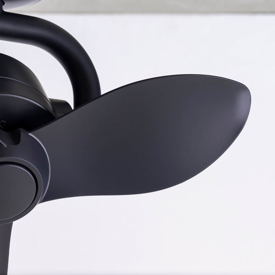 プロペラのようなフォルム シーリングファン – KANADEMONO