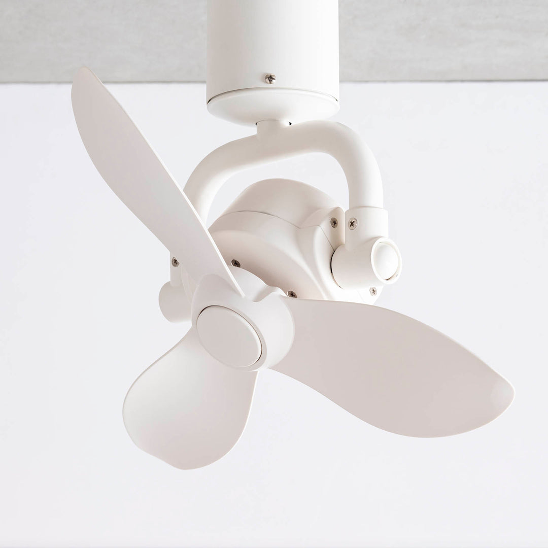 プロペラのようなフォルム シーリングファン – KANADEMONO