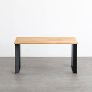 かなでもののナチュラルテイストなラバーウッドとマットブラックのスラッシュスクエア鉄脚を使用したシンプルモダンなデザインのテーブル2（正面）