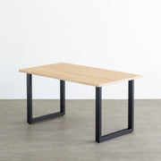 KANADEMONOのパイン材とマットブラックのスクエア型の鉄脚を組み合わせたシンプルモダンなテーブル