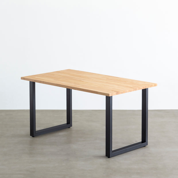 かなでもののナチュラルテイストなラバーウッドとマットブラックのスクエア鉄脚を使用したシンプルモダンなデザインのテーブル