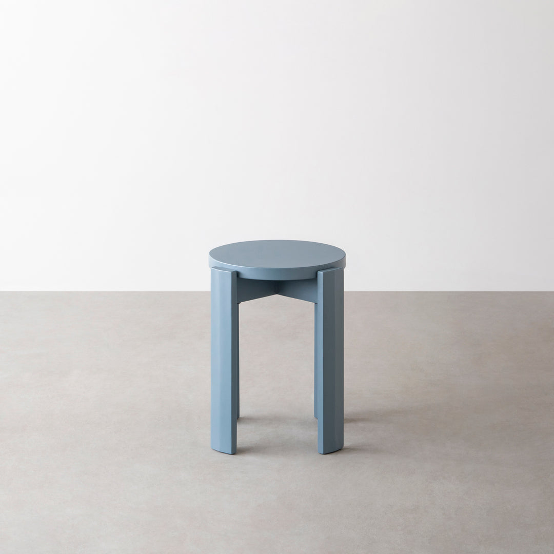 ニュアンスカラーの ウッドスツール – KANADEMONO