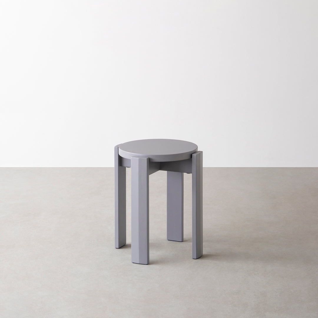 ニュアンスカラーの ウッドスツール – KANADEMONO