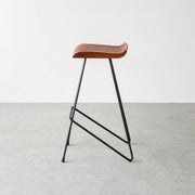 チーク無垢材とスチール脚のハイチェア