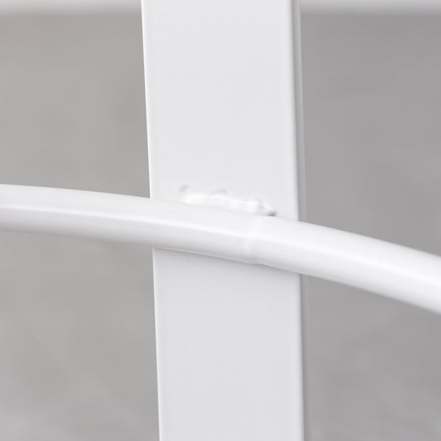 KANADEMONOのパインRound座面とホワイトのCross Plate脚を合わせたシンプルモダンなハイスツール（脚内側）