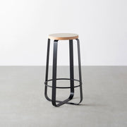 KanademonoのリノリウムMushroom Round座面とブラックのCross_Plate脚を合わせたシンプルモダンなHighスツール