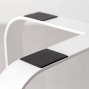 KANADEMONOの無垢ホワイトアッシュRound座面とホワイトのCross Plate脚を合わせたシンプルモダンなハイスツール（脚5）