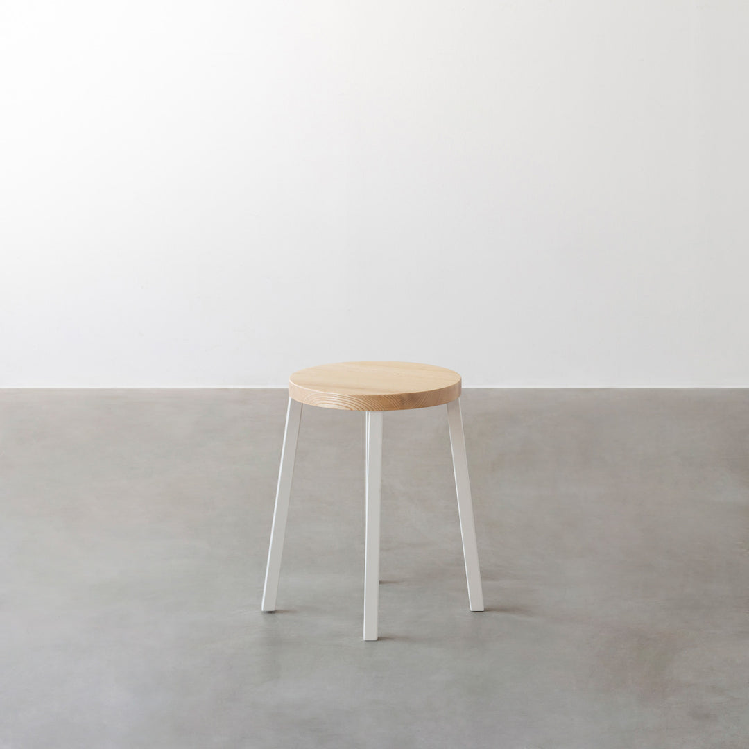 KANADEMONO THE STOOL 無垢ホワイトアッシュ THE STOOL / 無垢 ホワイトアッシュ × White Steel Standard – KANADEMONO