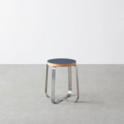 KanademonoのリノリウムLowスツール