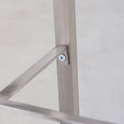 KANADEMONOの無垢ホワイトオーク Round座面とステンレスのSlant Bar脚を合わせたシンプルモダンなハイスツール（脚3）