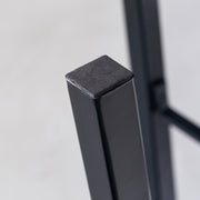 KanademonoのリノリウムPebble Round座面とブラックのSlant_Bar脚を合わせたシンプルモダンなHighスツール（脚裏面）