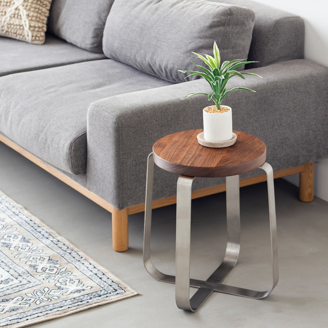 THE STOOL / 無垢 ウォルナット × Stainless Standard – KANADEMONO