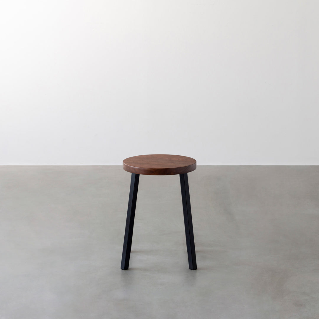 THE STOOL / 無垢 ウォルナット × Black Steel Standard – KANADEMONO
