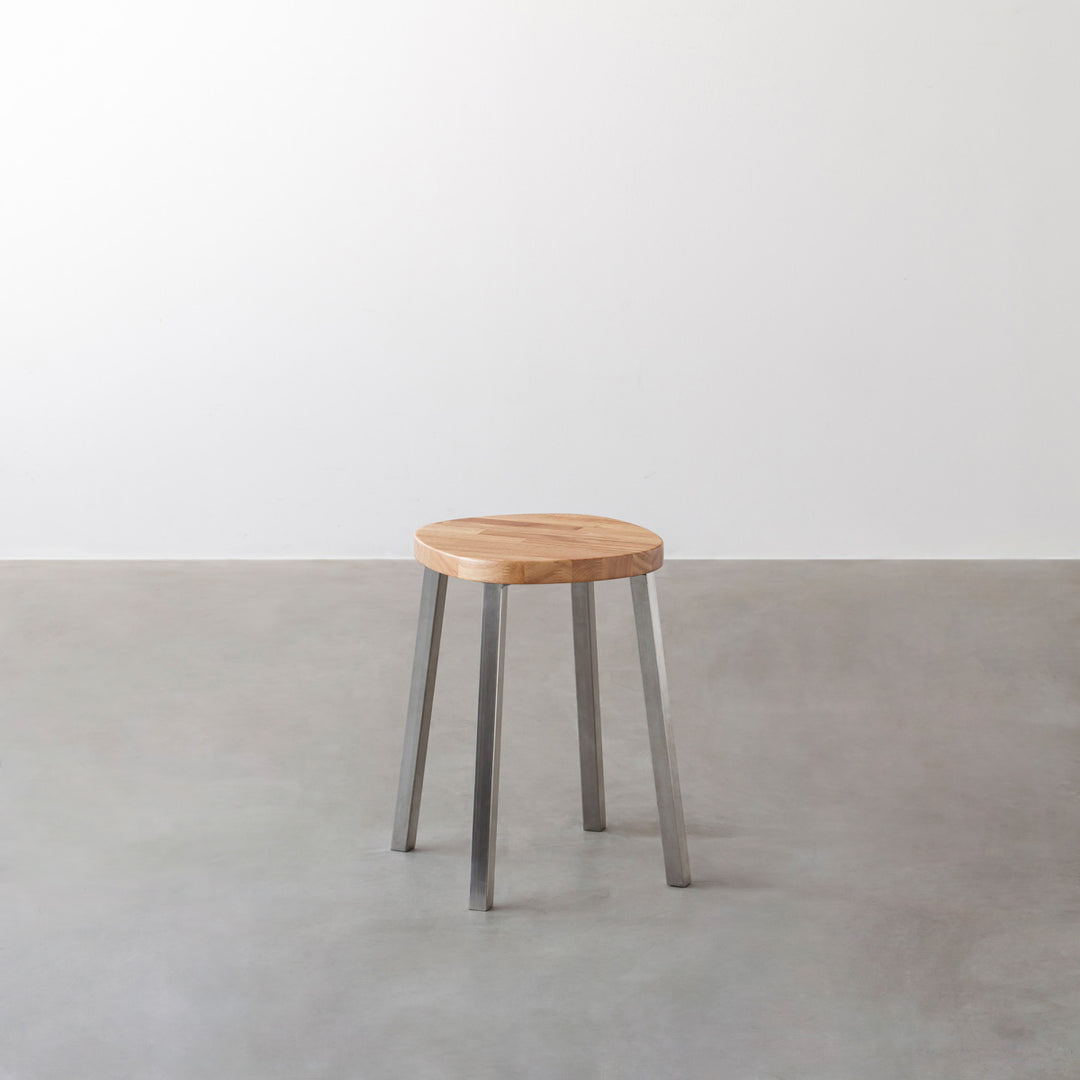 KANADEMONO ソリッドスツール　ラバーウッド材 - ナチュラル KANADEMONO ソリッドスツールラバーウッド材 - ナチュラル