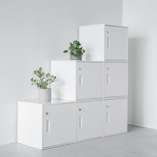 シンプルな スチール製 ロッカー　Sサイズ