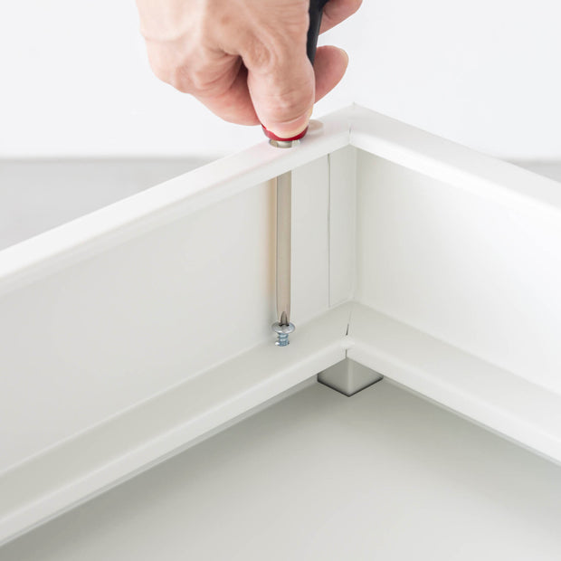 シンプルな スチール製 ロッカー　専用ベース