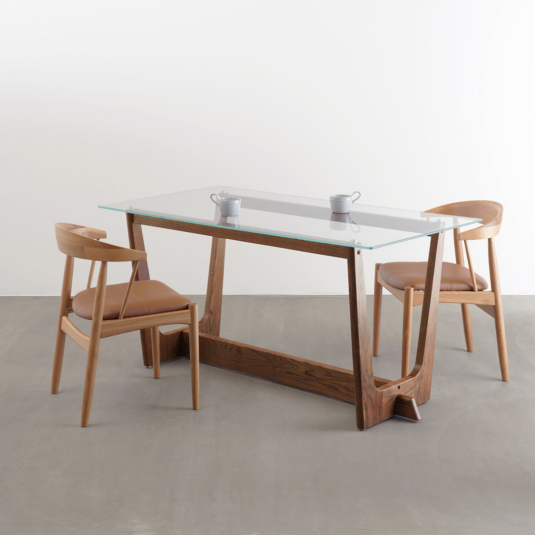 THE TABLE / ガラス × Trapezoid 木製脚オーク 無垢材 THE TABLE / ガラス × Trapezoid 木製脚 オーク無垢材– KANADEMONO