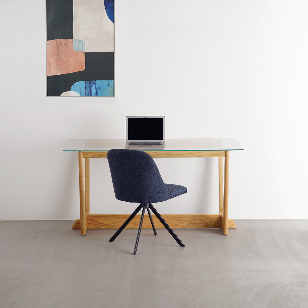 THE TABLE / ガラス × Trapezoid 木製脚 オーク無垢材 – KANADEMONO
