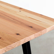 かなでものの無垢杉の天板にブラックのスリムライン鉄脚を組み合わせたテーブル（天板）